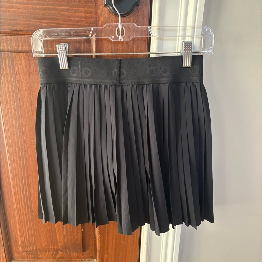 ALO Yoga skirt detail